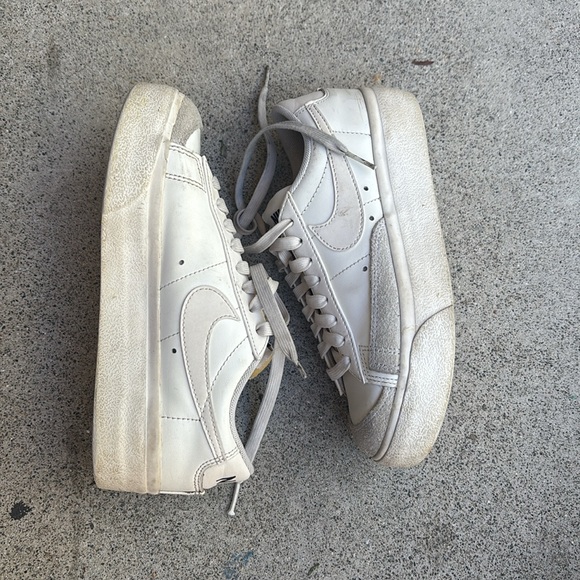NIKE blazer Low Platform Size 6 womens - Picture 3 of 4